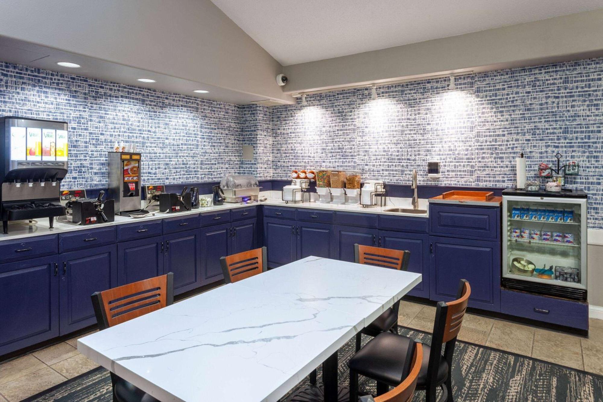 Americinn By Wyndham Peoria Ngoại thất bức ảnh